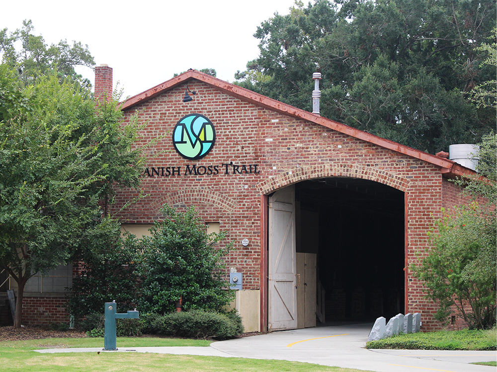 Spanish Moss Trail Building Tunnel, Beaufort, South Carolina Spanish Moss Trail entrance into an old building tunnel, Beaufort, South Carolina